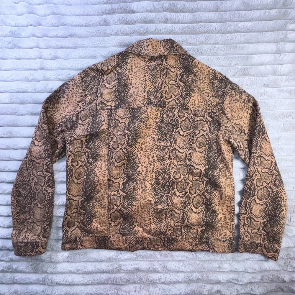 Free People Jacket Womens Medium Trucker Brown Snake Print Denim‎ Button Front - Picture 3 of 9